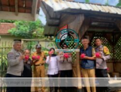 Kapolsek Kawali Dukung Ketahanan Pangan, Kunjungi Kelompok Tani Buah Naga “Muda Mandiri”
