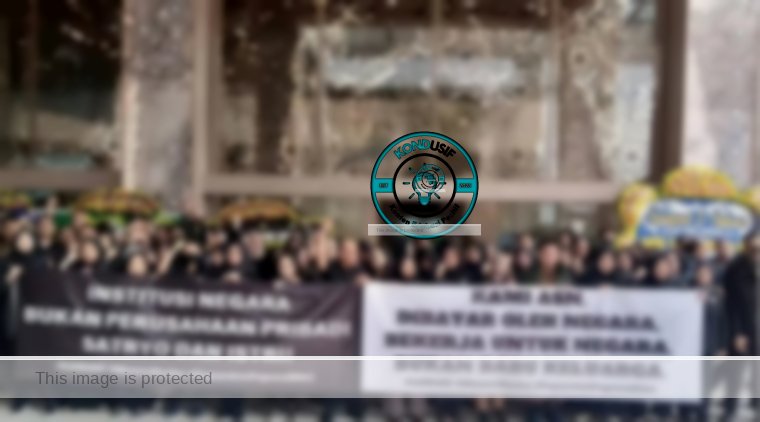 Ratusan karyawan Kementrian Mendiktisaintek menggelar aksi unjuk rasa terhadap Mendiktisaintek Satryo Soemantri Brodjonegoro. (Sumber: Instagram @nalarpolitik)