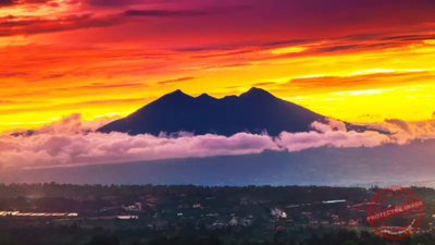 Mistis Gunung Jawa Barat: Keindahan dan Mitos yang Melekat