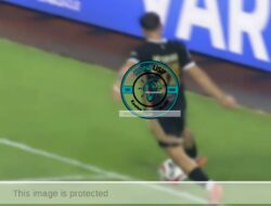 Umuh Muchtar Pertanyakan Fungsi VAR: Bola Sudah Jauh Keluar Kok Masih Disahkan?